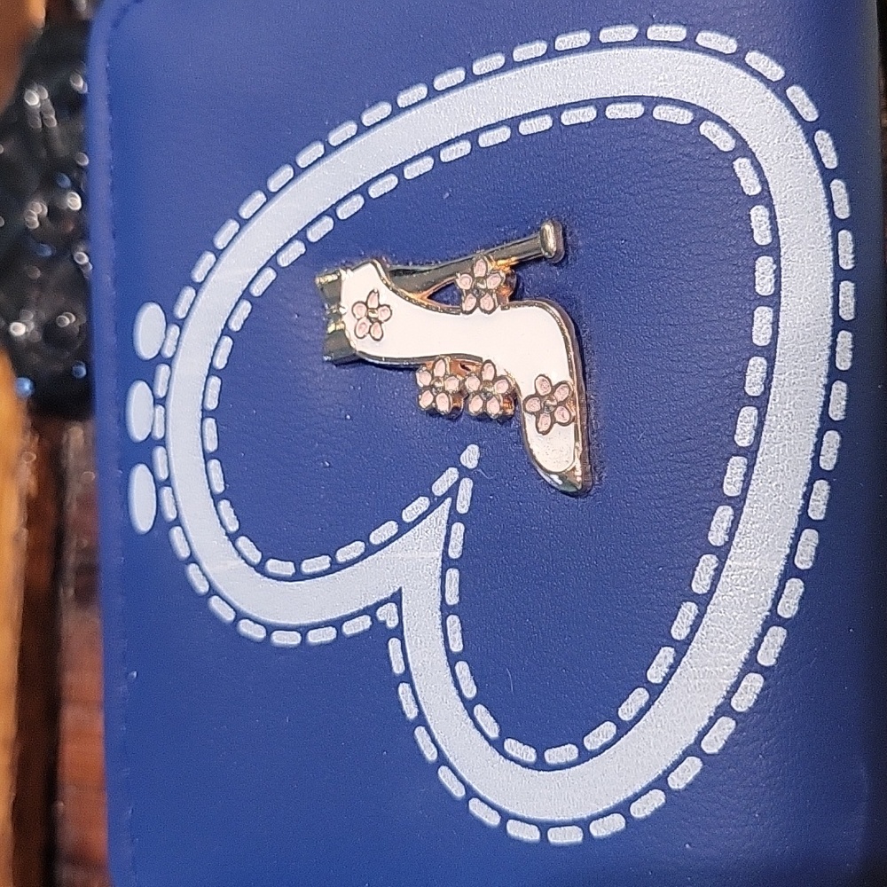 Heart shoe star tassel zipper wallet holds cards, cash coin New w tags Blue Whit